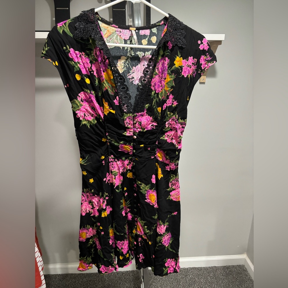 Free People Black and Pink Floral Dress with Lace Size 6 NWOT